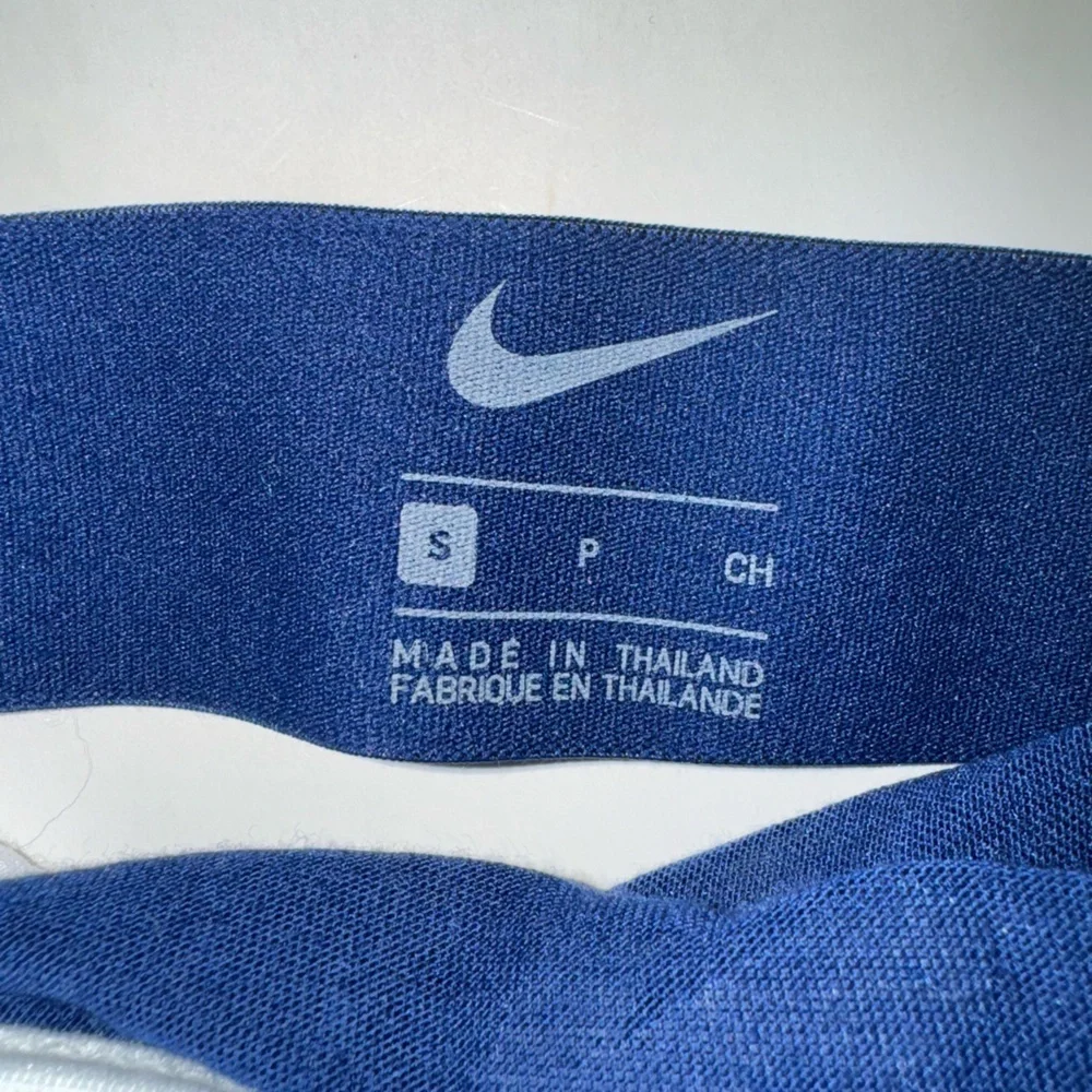 NWT Nike Girl’s Lightweight Training Tank Size Small Blue and White